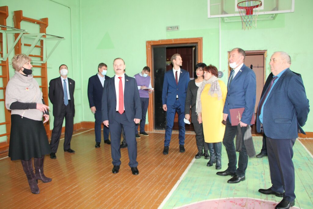 В Вышневолоцкой гимназии отреставрируют спортзал, фасад и кровлю В Вышневолоцкой гимназии отреставрируют спортзал, фасад и кровлю