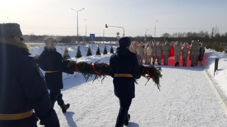 В городах воинской славы Твери и Ржеве развернули Знамя Победы