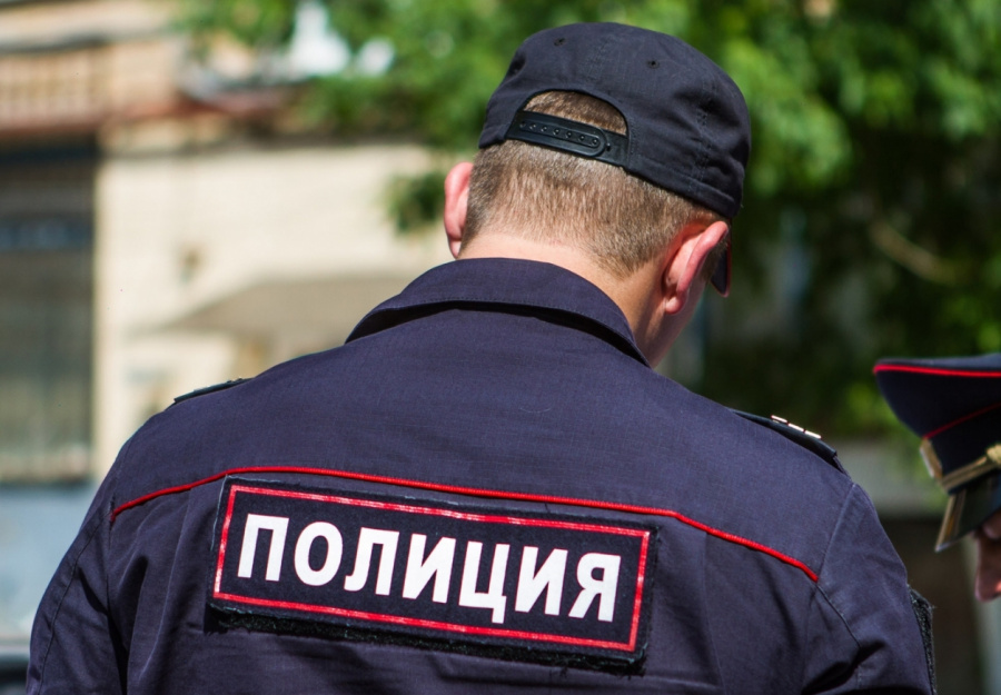 Мужчина бил ногой полицейского в Тверской области тверь портал