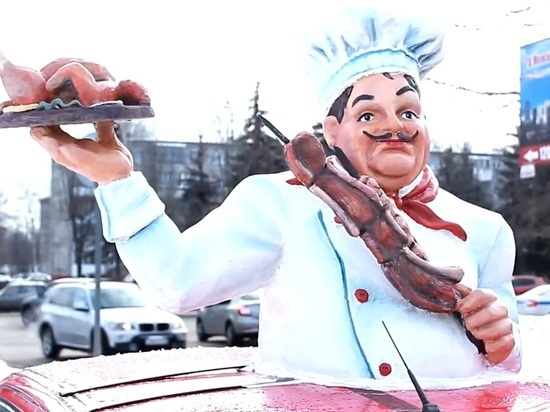 В Твери был замечен автомобиль с фигурой повара на крыше новости культурной жизни города