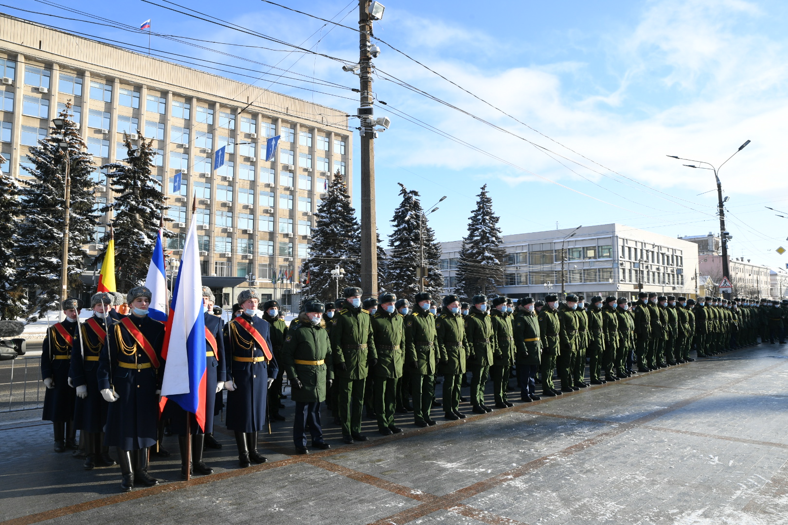 Игорь Руденя, Владимир Васильев возложили цветы к стеле «Город воинской славы» в Твери