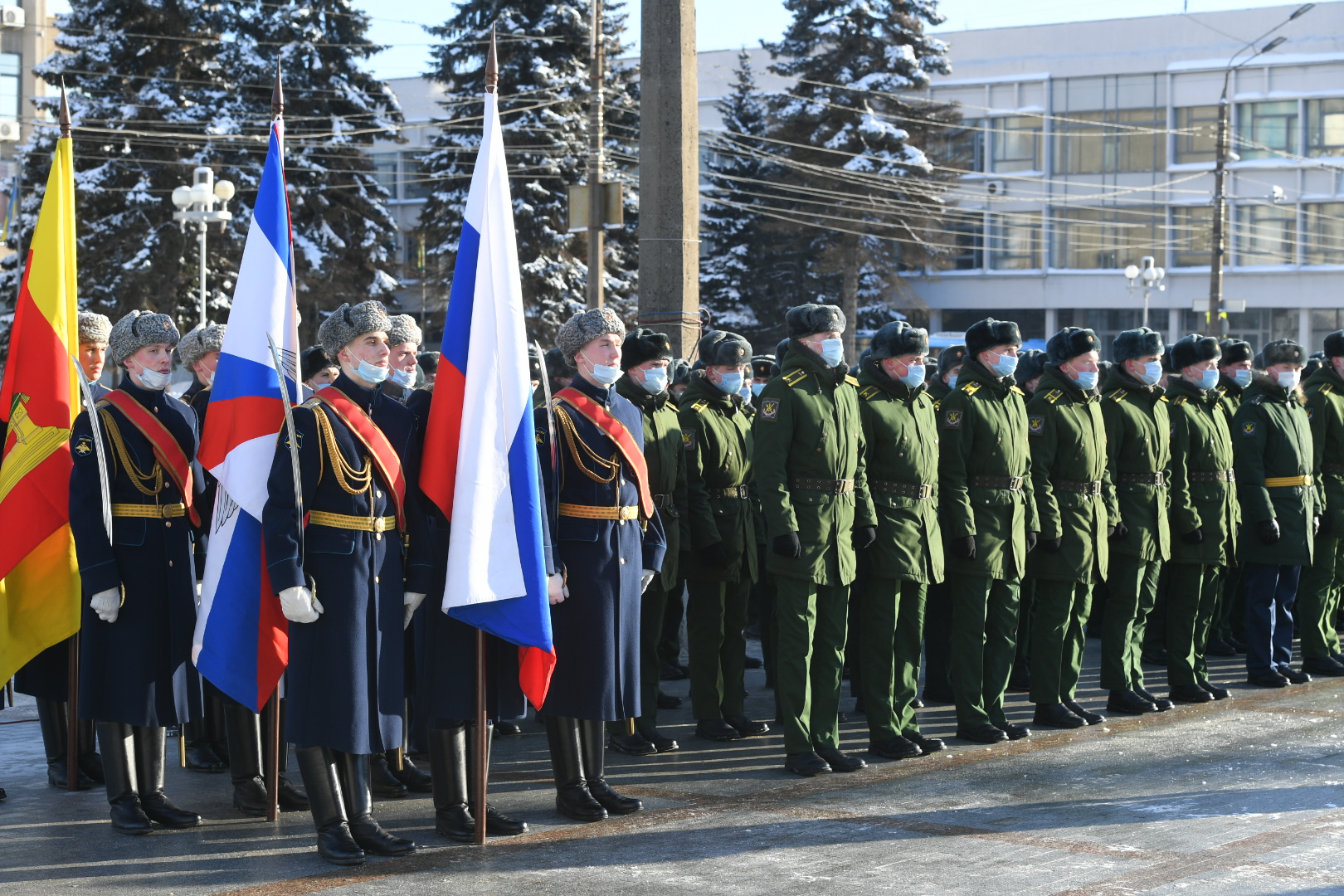 Игорь Руденя, Владимир Васильев возложили цветы к стеле «Город воинской славы» в Твери