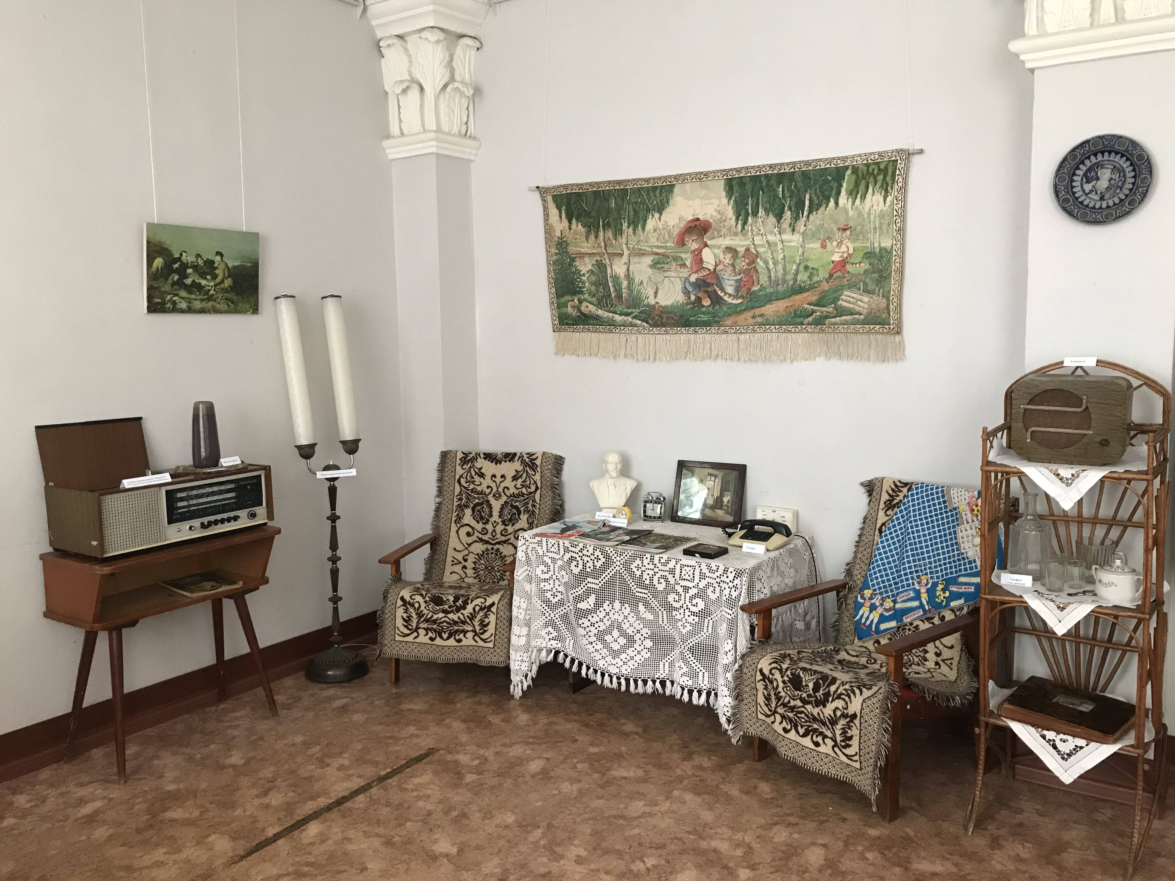 В городе Нелидово Тверской области открыта выставка, где можно совершить путешествие в прошлое