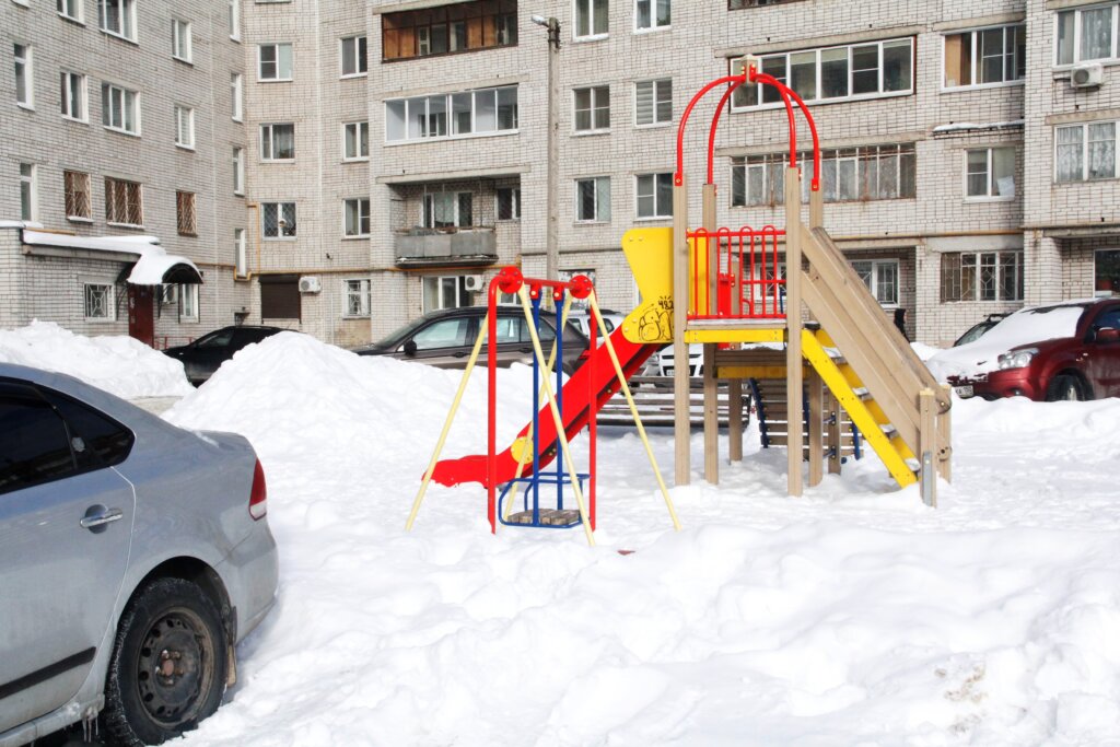 Активисты «Единой России» проверяют качество уборки снега в Твери