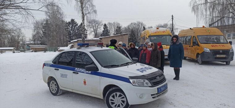 Автоинспекторы Тверской области провели профилактическое мероприятие "Школьный автобус"
