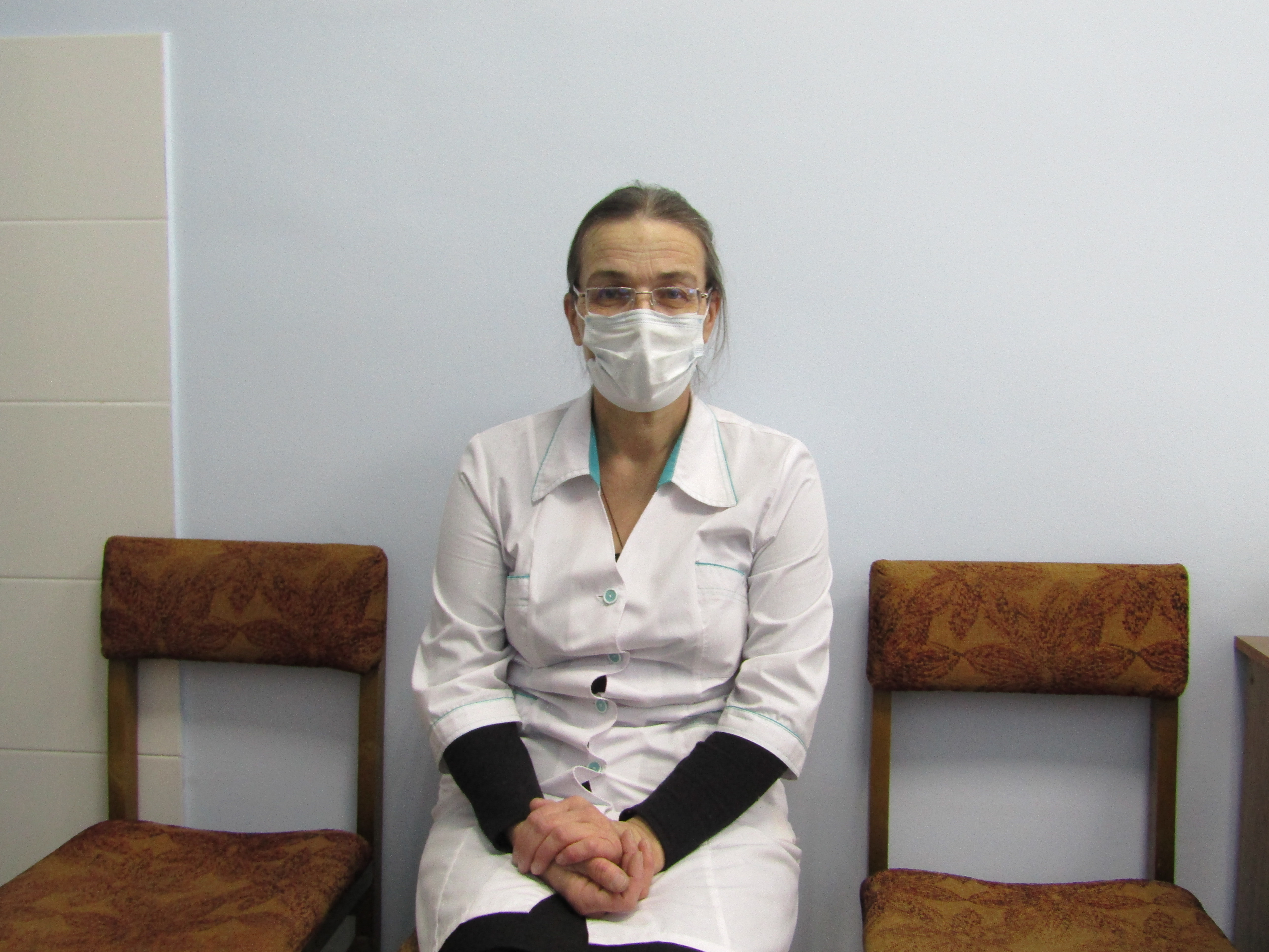 Помощница врача-эпидемиолога рассказала почему сделала прививку от коронавируса Помощница врача-эпидемиолога рассказала почему сделала прививку от коронавируса