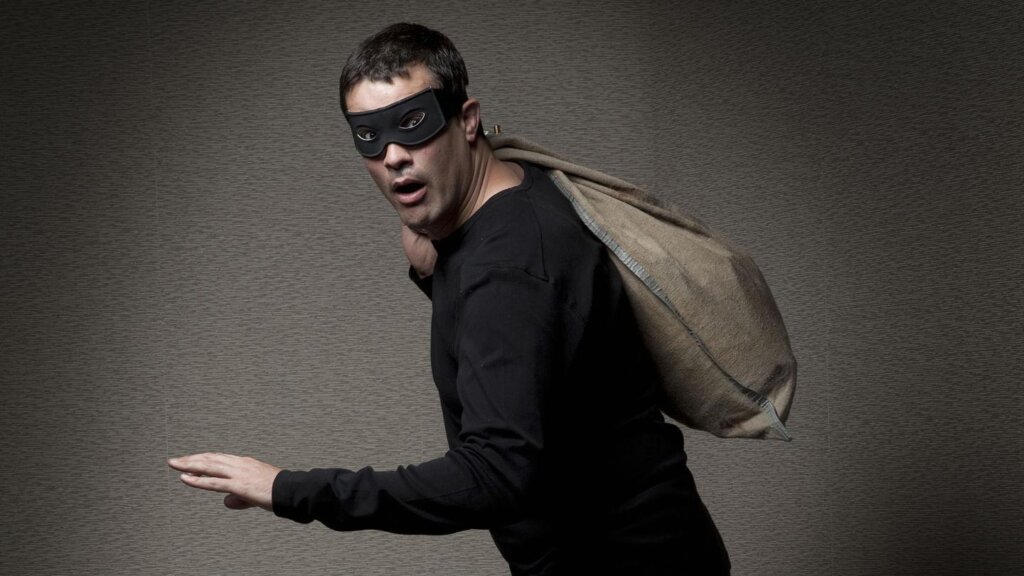 В Тверской области рецидивист похитил имущество на 47 тысяч рублей В Тверской области рецидивист похитил имущество на 47 тысяч рублей