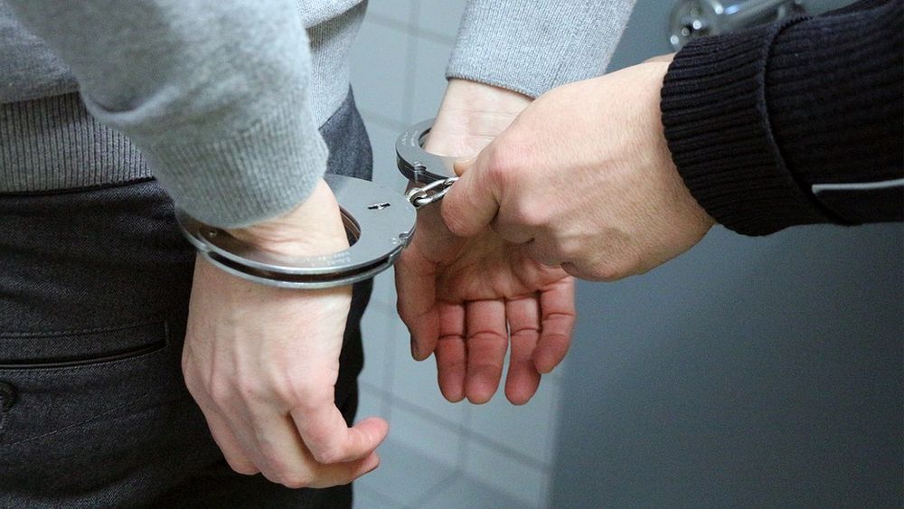 В Твери задержаны молодые люди, зарабатывающие на онлайн продаже наркотиков В Твери задержаны молодые люди, зарабатывающие на онлайн продаже наркотиков