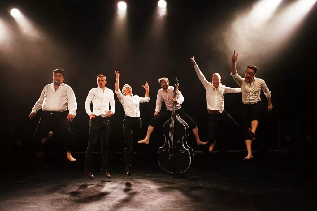 В Твери выступит группа "Сурганова и Оркестр"