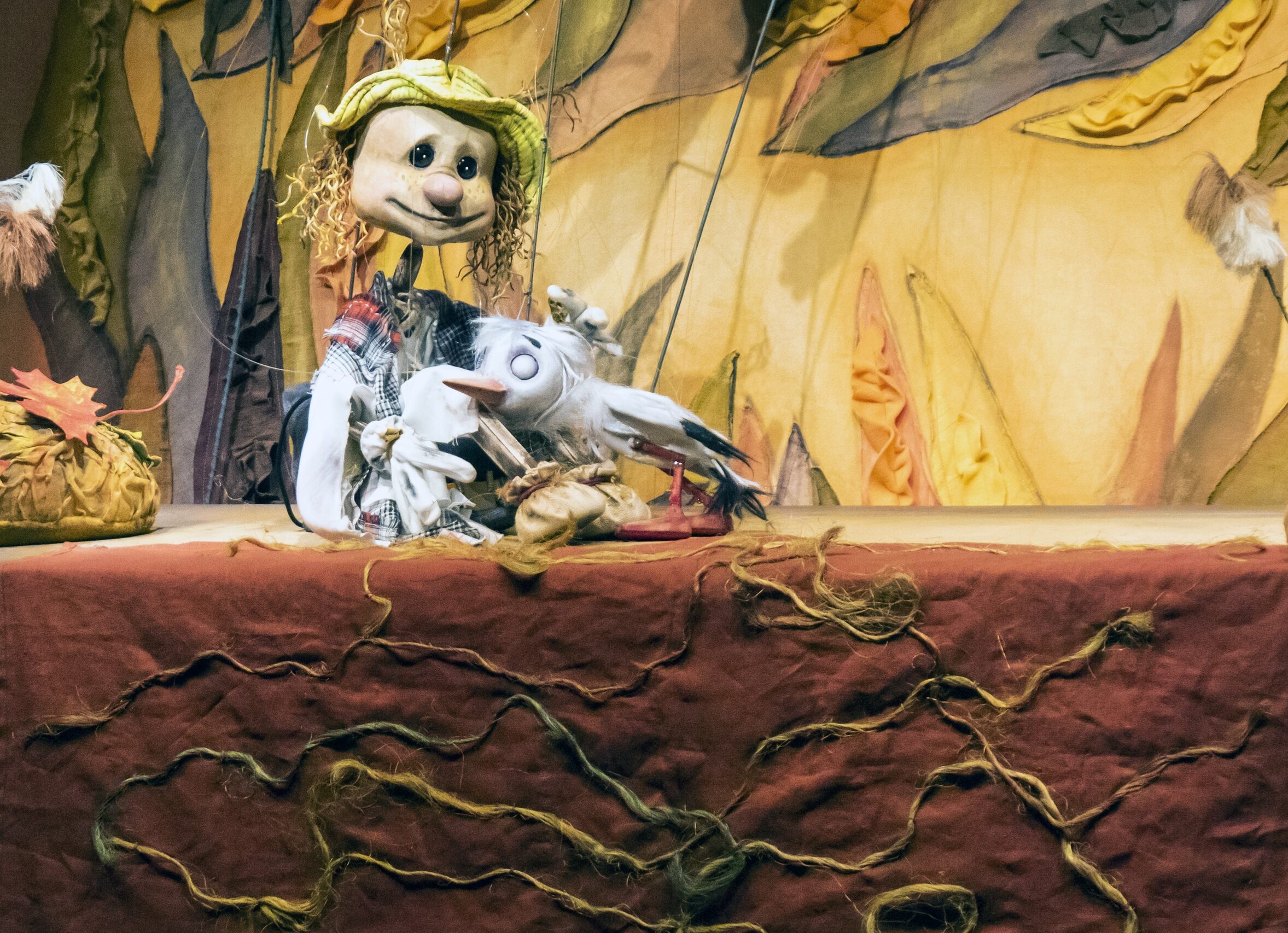 Аист и Пугало: премьера спектакля о необычной дружбе прошла в Тверском театре кукол