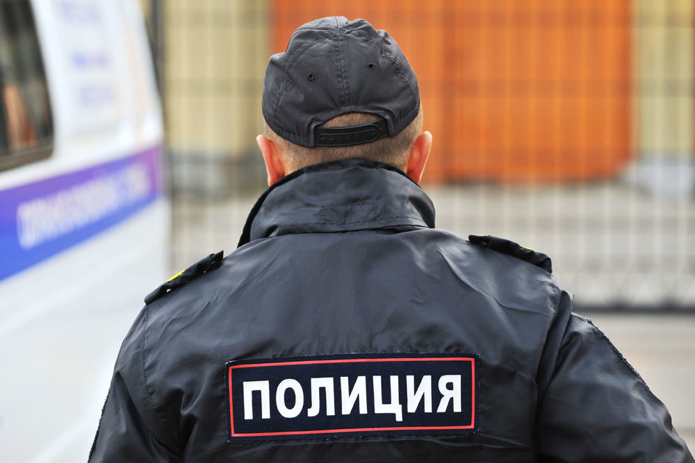 Допрыгался: в Торжке мужчина выпрыгнул из окна с ребенком на руках Допрыгался: в Торжке мужчина выпрыгнул из окна с ребенком на руках