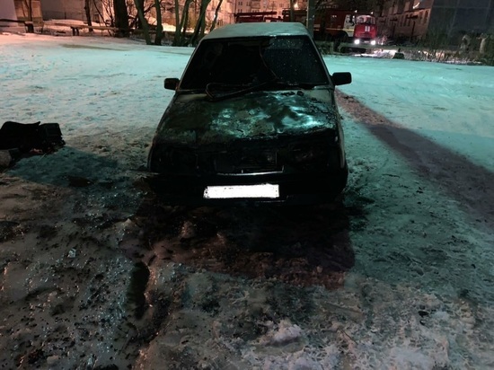 В Тверской области ночью сгорел ВАЗ В Тверской области ночью сгорел ВАЗ