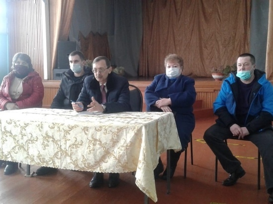 Глава и депутаты Оленинского округа встретились с населением местных деревень Глава и депутаты Оленинского округа встретились с населением местных деревень