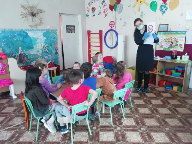 В Бологовском районе сотрудники ГИБДД побывали в детском саду