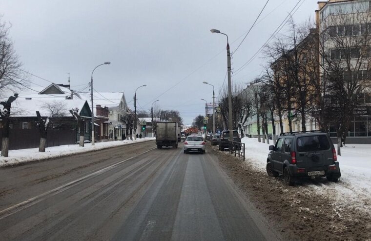 В Твери в усиленном режиме ведется очистка дорожного покрытия