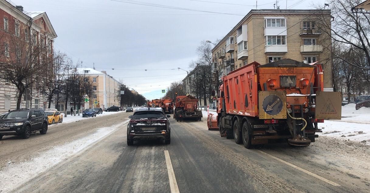 В Твери в усиленном режиме ведется очистка дорожного покрытия В Твери в усиленном режиме ведется очистка дорожного покрытия