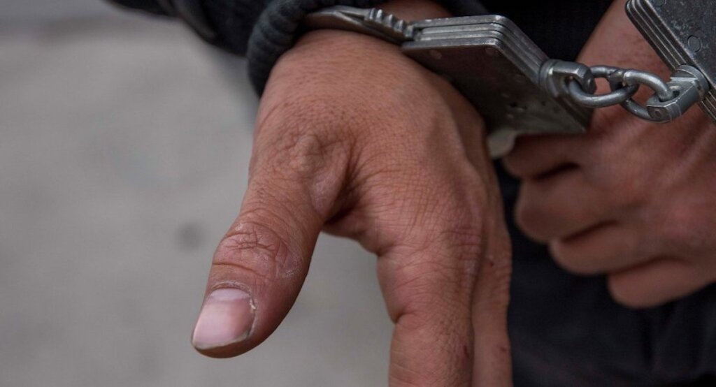 Житель Твери нанес ножевой удар своему соседу