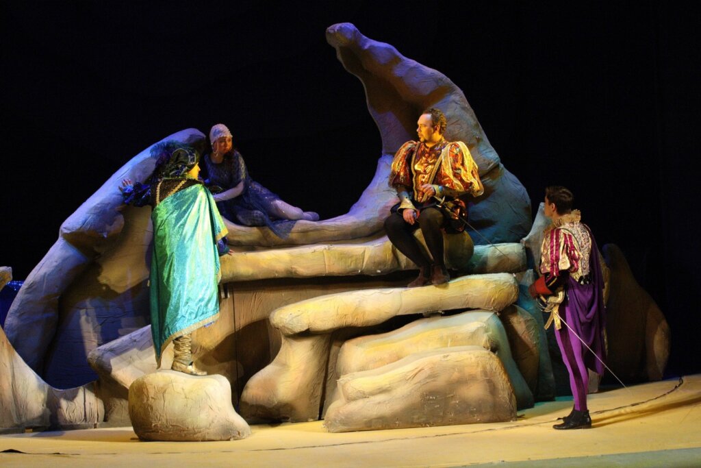 Тверской ТЮЗ покажет спектакль "Русалочка" онлайн Тверской ТЮЗ покажет спектакль "Русалочка" онлайн