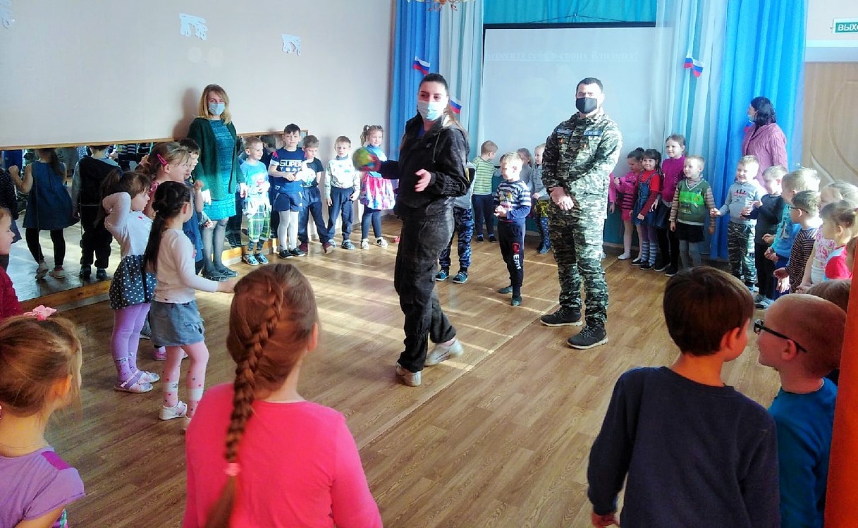 Волонтеры ВПСО "Сова" посетили детский сад в Бологое