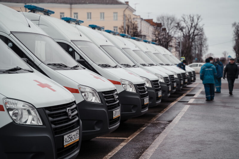 Новые машины скорой помощи вручили медучреждениям Тверской области Оборудование столичного уровня: какая начинка у новых машин скорой помощи в Тверской области