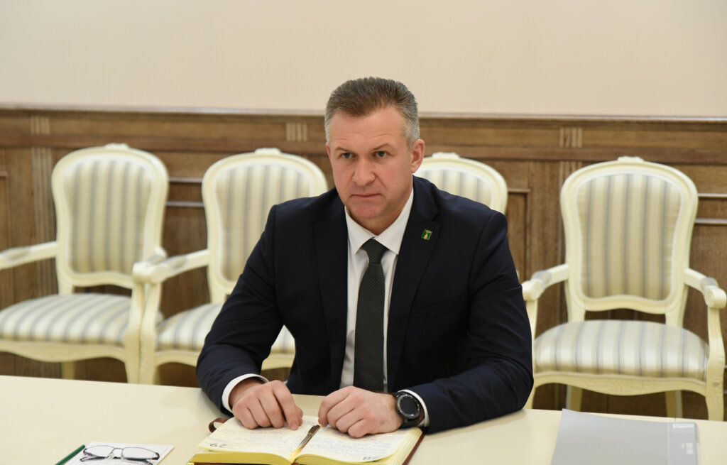 Александр Бриж: Торопец становится всё более комфортным для жителей и гостей Глава Торопецкого округа Александр Бриж поздравил женщин с 8 марта