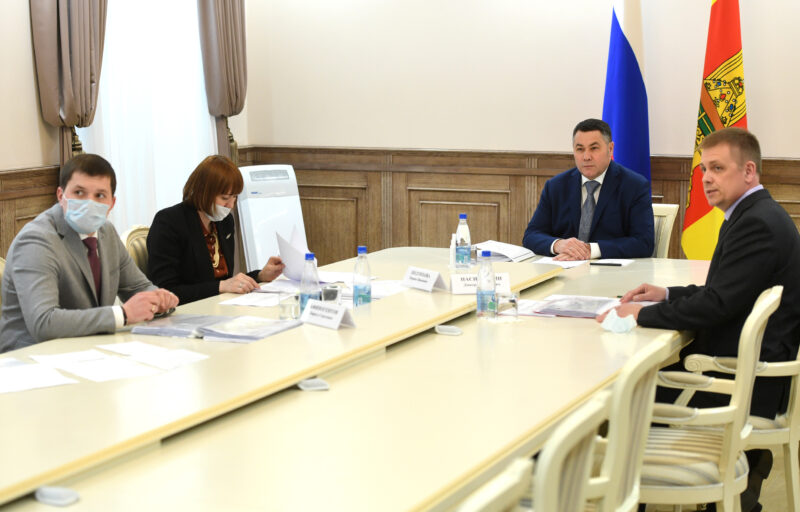 Игорь Руденя поручил расширить список объектов по областному проекту ремонта территорий у больниц и поликлиник