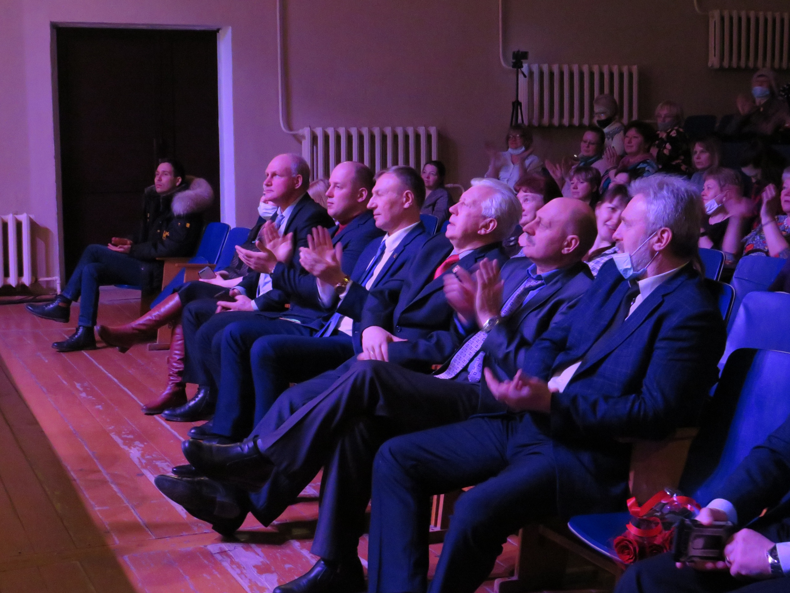 Руководители Ржевского района поздравили женщин с 8 Марта