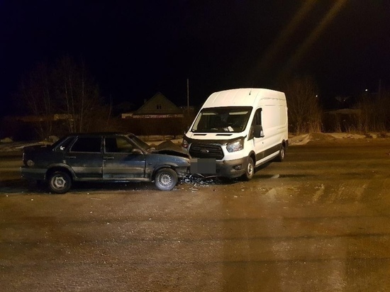 Забыл пристегнуться: в Твери в аварии пострадал водитель ВАЗа Забыл пристегнуться: в Твери в аварии пострадал водитель ВАЗа