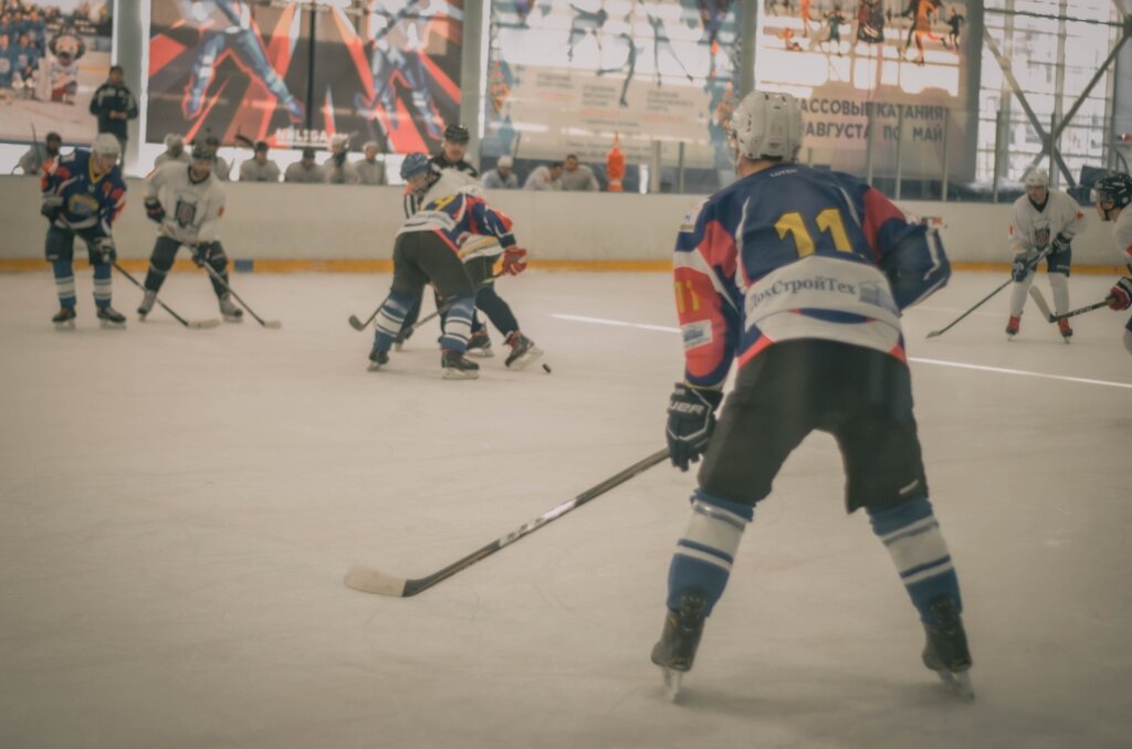 В Твери в Ночной хоккейной лиге начинается стадия плэй-офф