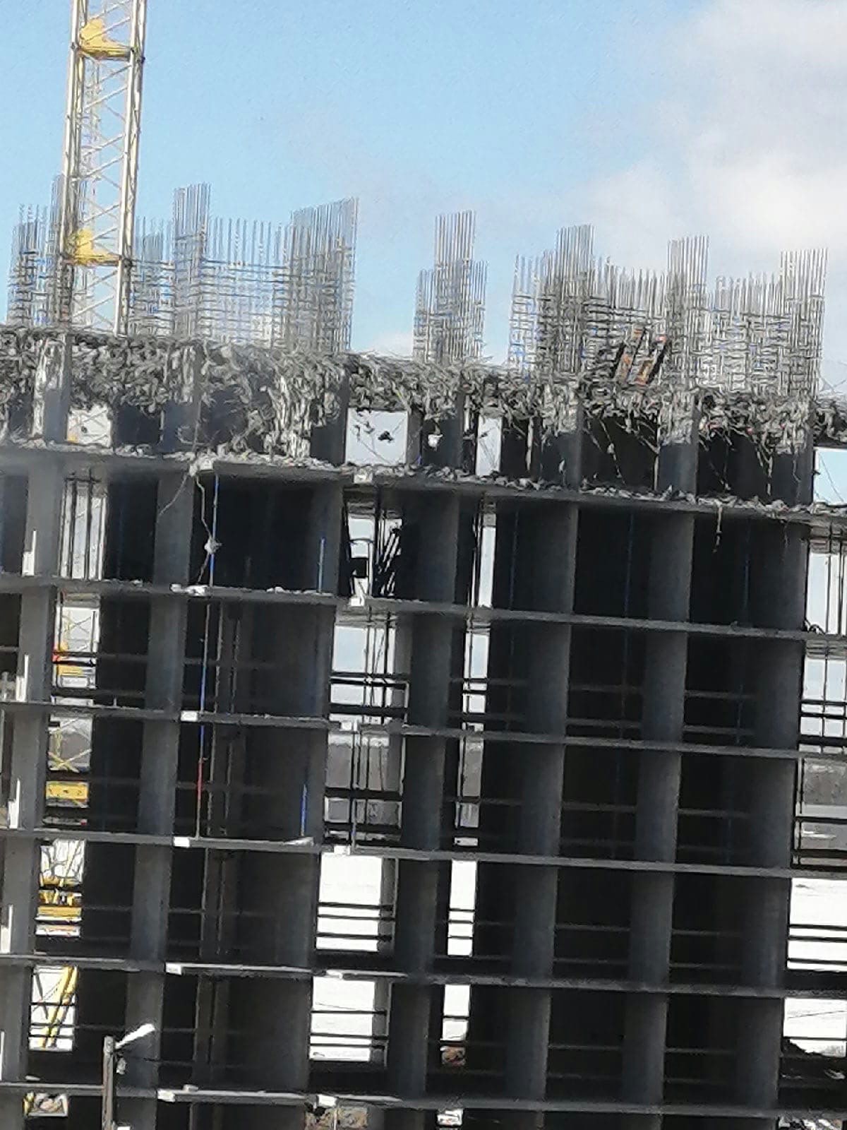 В Твери начал таять не только снег, но и бетон