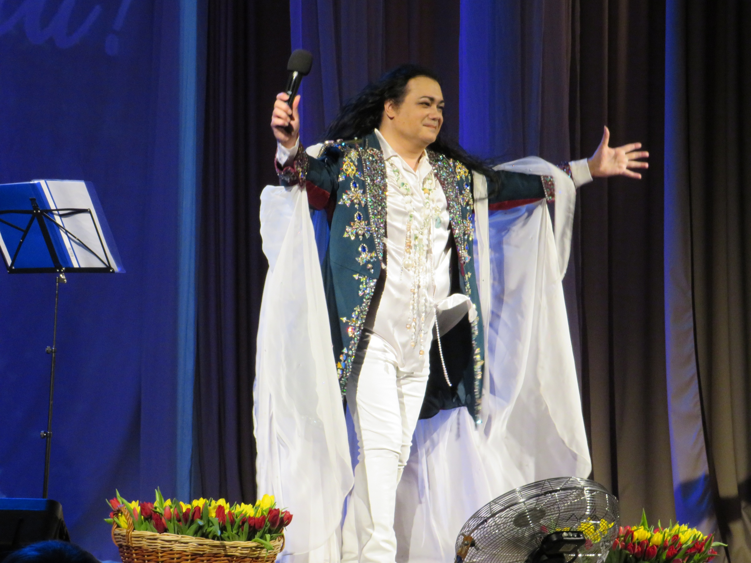 Руководители Ржевского района поздравили женщин с 8 Марта