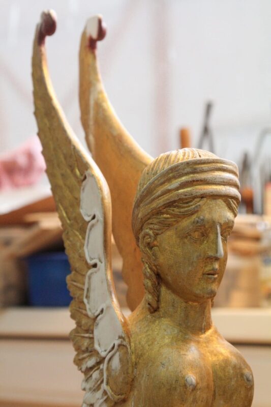 Столичная мастерская реставрации предметов интерьера приняла в работу экспонаты Тверского Императорского путевого дворца