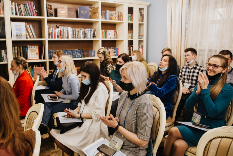 В Твери отмечают Всемирный день поэзии