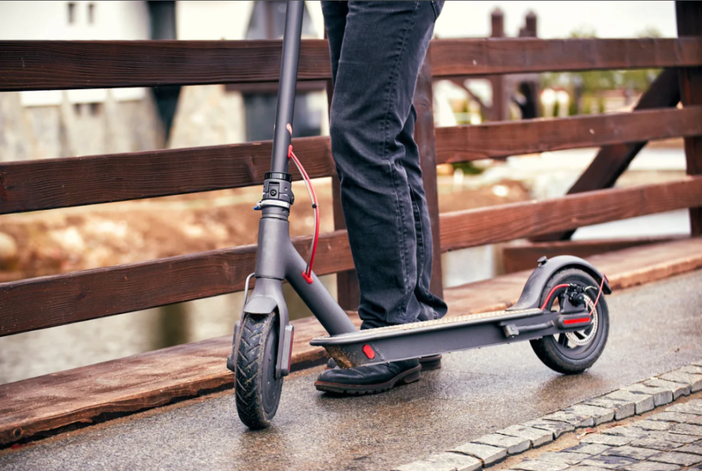 Житель Москвы украл 7 банок икры из магазина в Твери Житель Москвы украл 7 банок икры из магазина в Твери