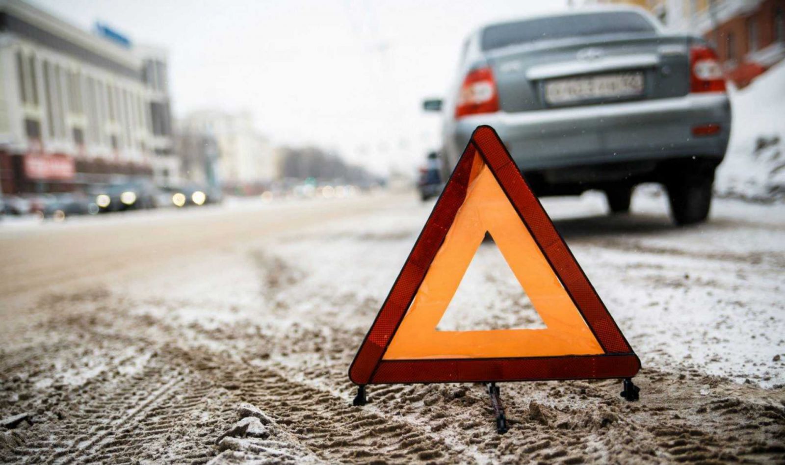 За проезд передаем: в Твери женщина столкнулась с автобусом В Тверской области за вечер произошло два наезда на пешеходов