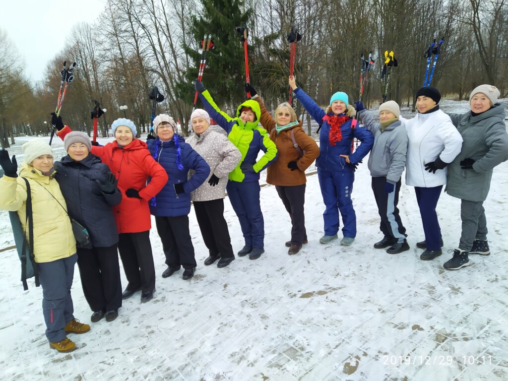 В Твери пенсионеров научат скандинавской ходьбе