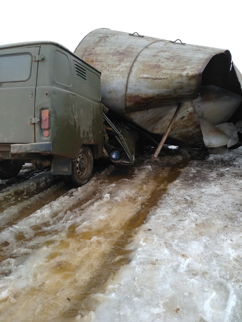 Помяли буханку: в Тверской области рухнула водонапорная башня Помяли буханку: в Тверской области рухнула водонапорная башня