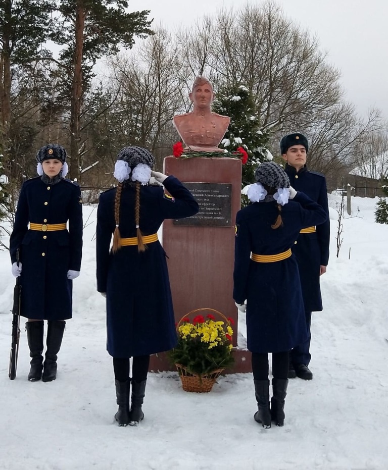 В Кимрском районе открыли памятник герою СССР В Кимрском районе открыли памятник герою СССР