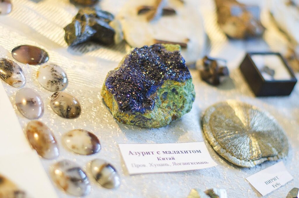 Самоцветы мира показывают в Твери