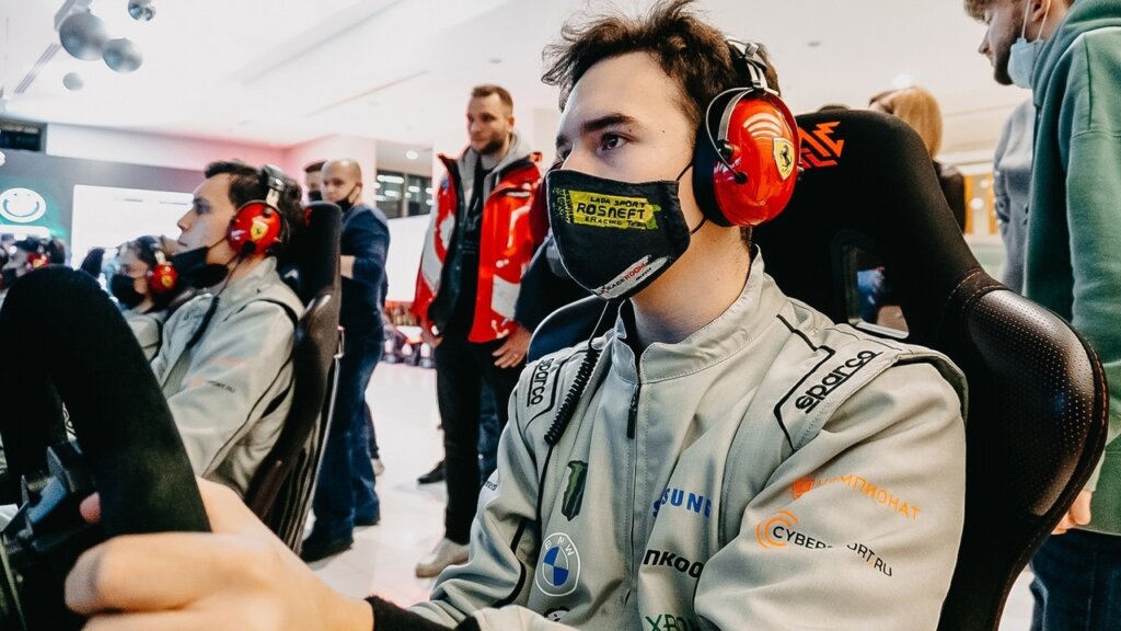 Доехал до подиума: Тверской кибергонщик принял участие в гранд финале турнира по симрейсингу