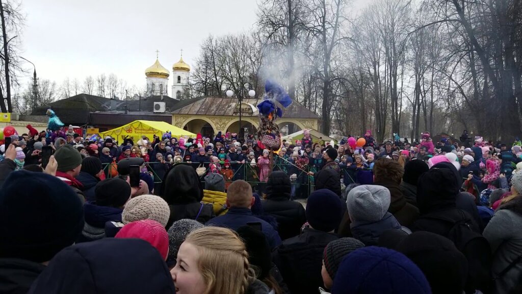 Широкие гуляния масленицы прошли в Вышневолоцком округе