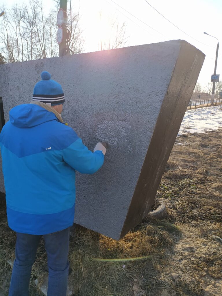 В Твери на мемориале устранят последствия акта вандализма