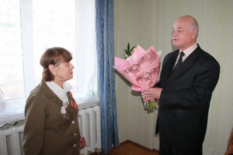 Глава Нелидово поздравил ветерана с 90-летием Глава Нелидово поздравил ветерана с 90-летием
