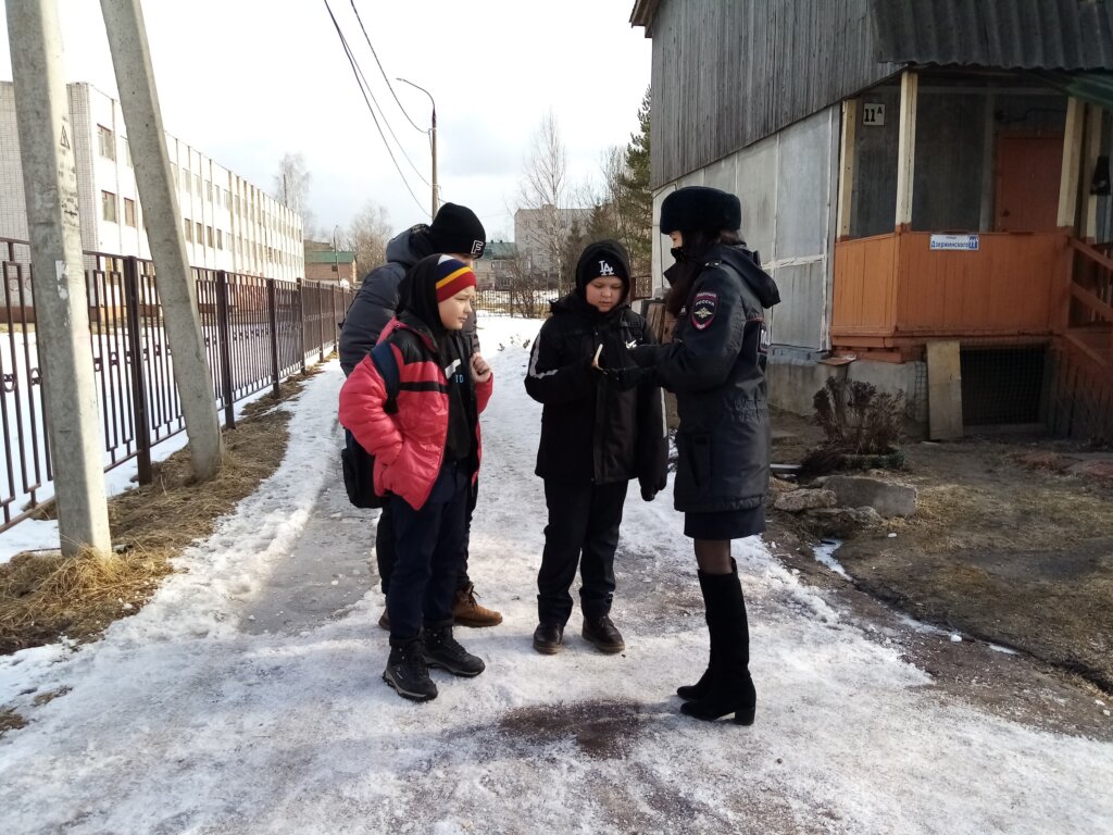 Нелидовские автоинспекторы провели акцию для школьников