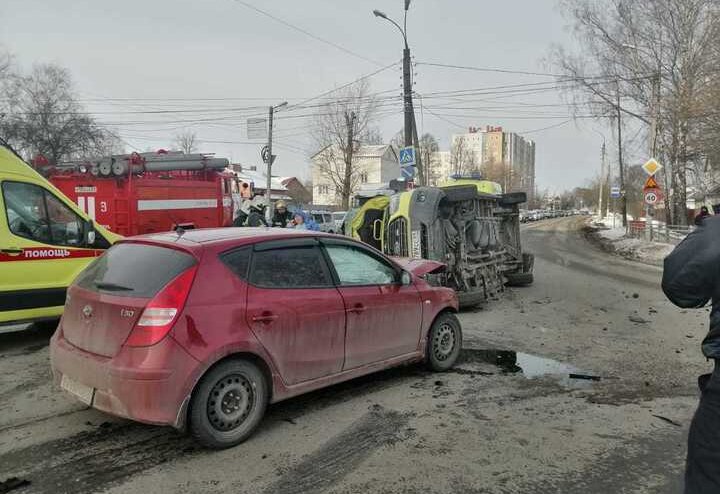 в Твери в ДТП поучаствовала "скорая"