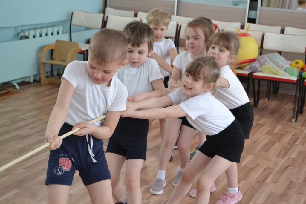 В Лихославле дети провели Международный день спорта