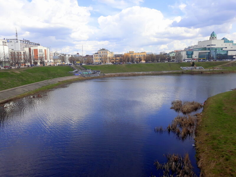 В Твери убрали берег реки Тьмака