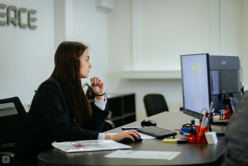 «EL-Commerce group»: Смотреть на мир под другим углом