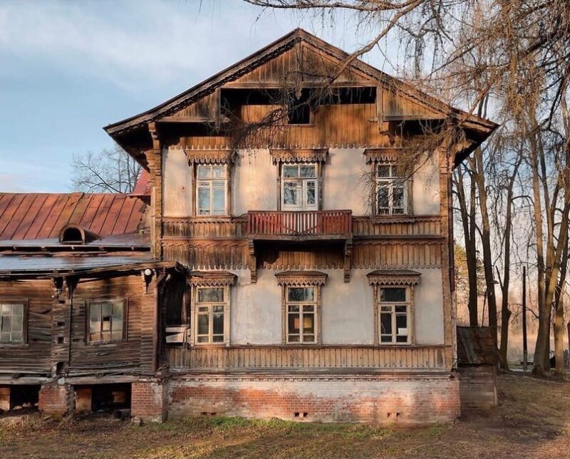 Московский фотограф запечатлел дом купцов Рябушинских в Тверской области