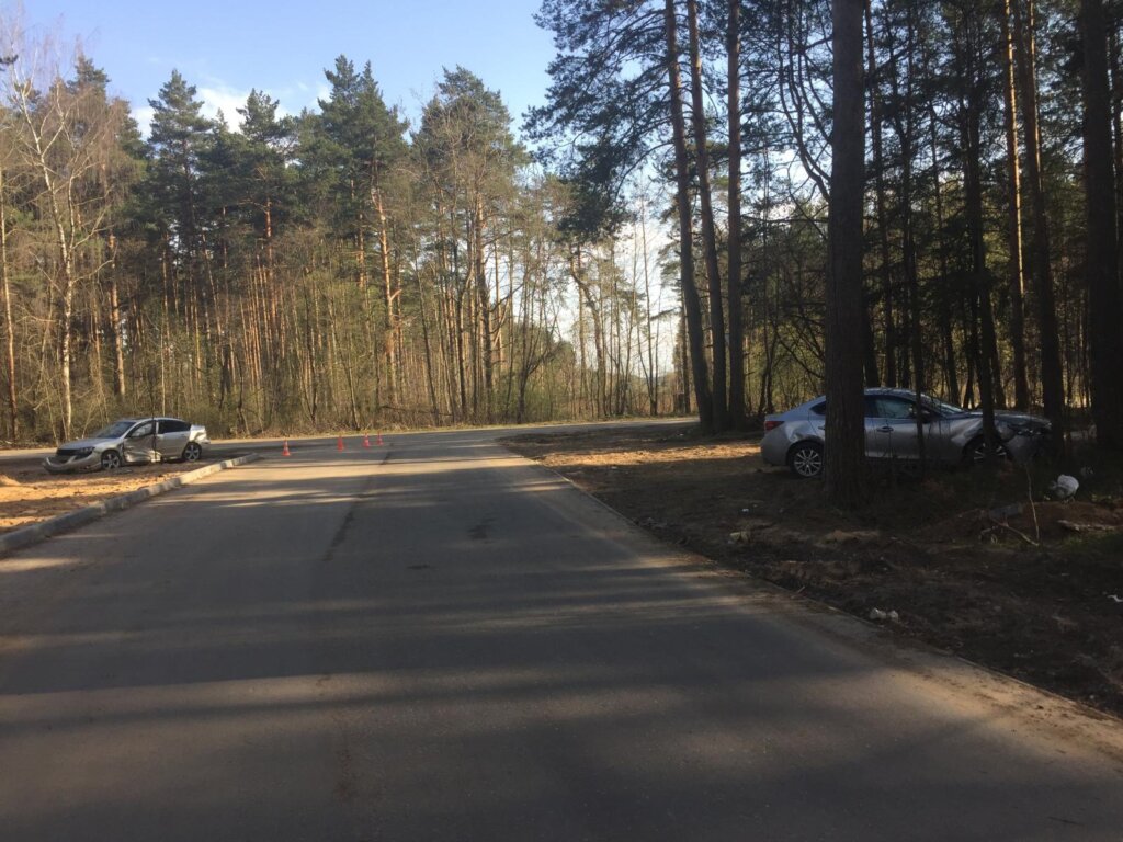 При столкновении двух "Мазд" под Тверью пострадали два маленьких ребенка